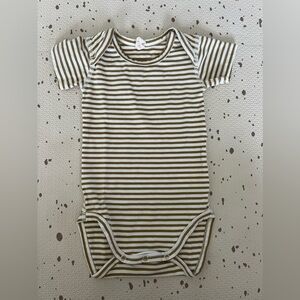 Quincy Mae Short Sleeve Bodysuit 6-12m